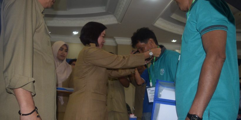 SEKRETARIS DAERAH KABUPATEN SINTANG , Dra Yosepha Hasnah